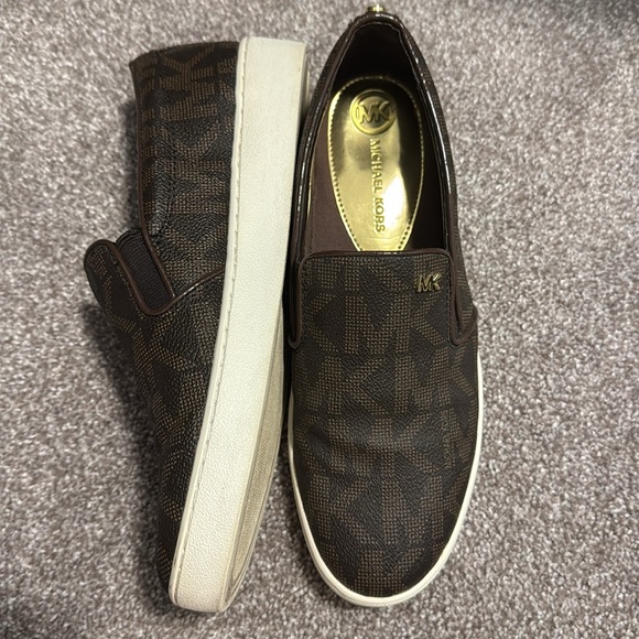 Michael Kors - Picture 2 of 3